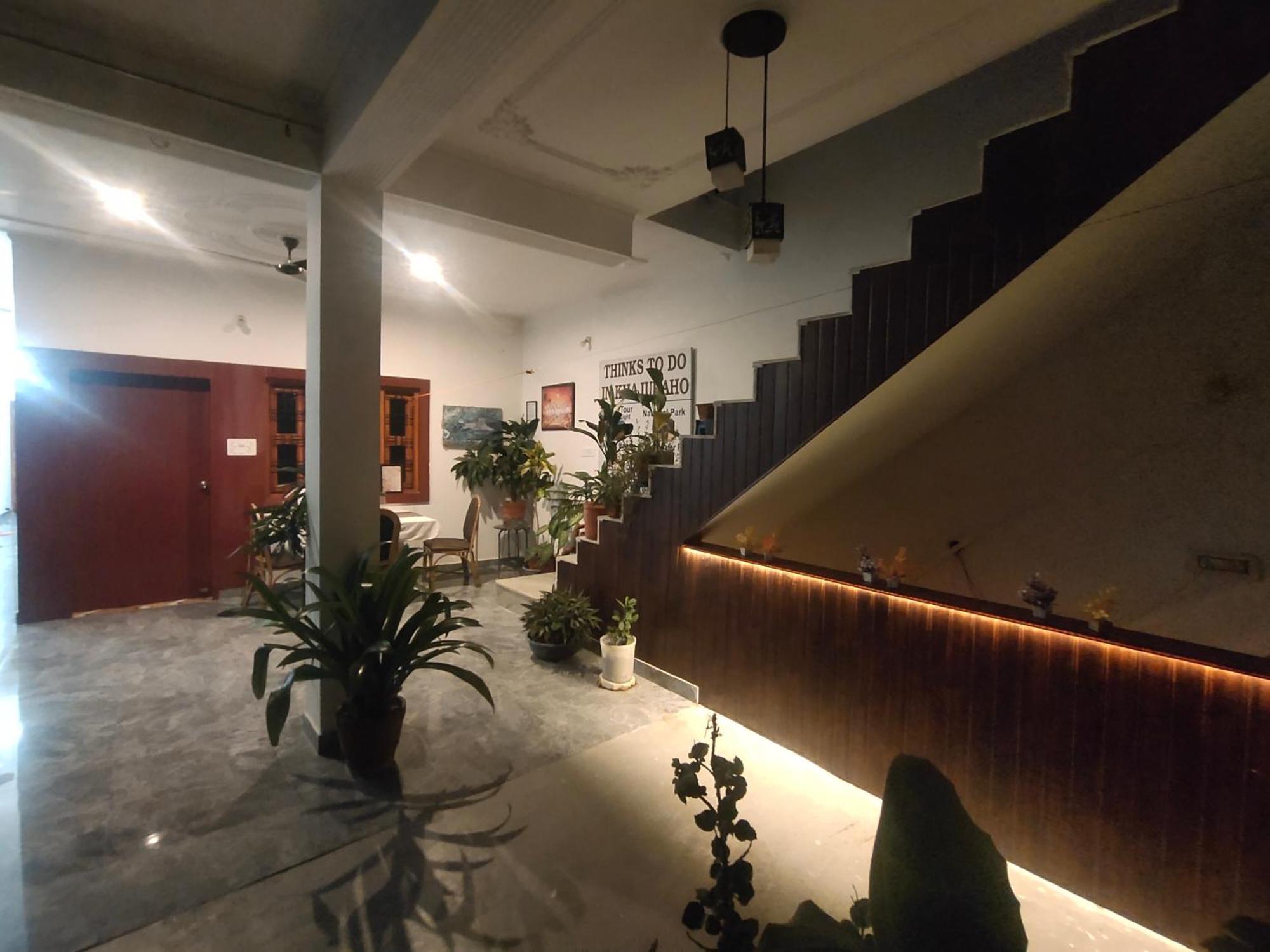 Khajuraho Glory Homestay Exterior photo