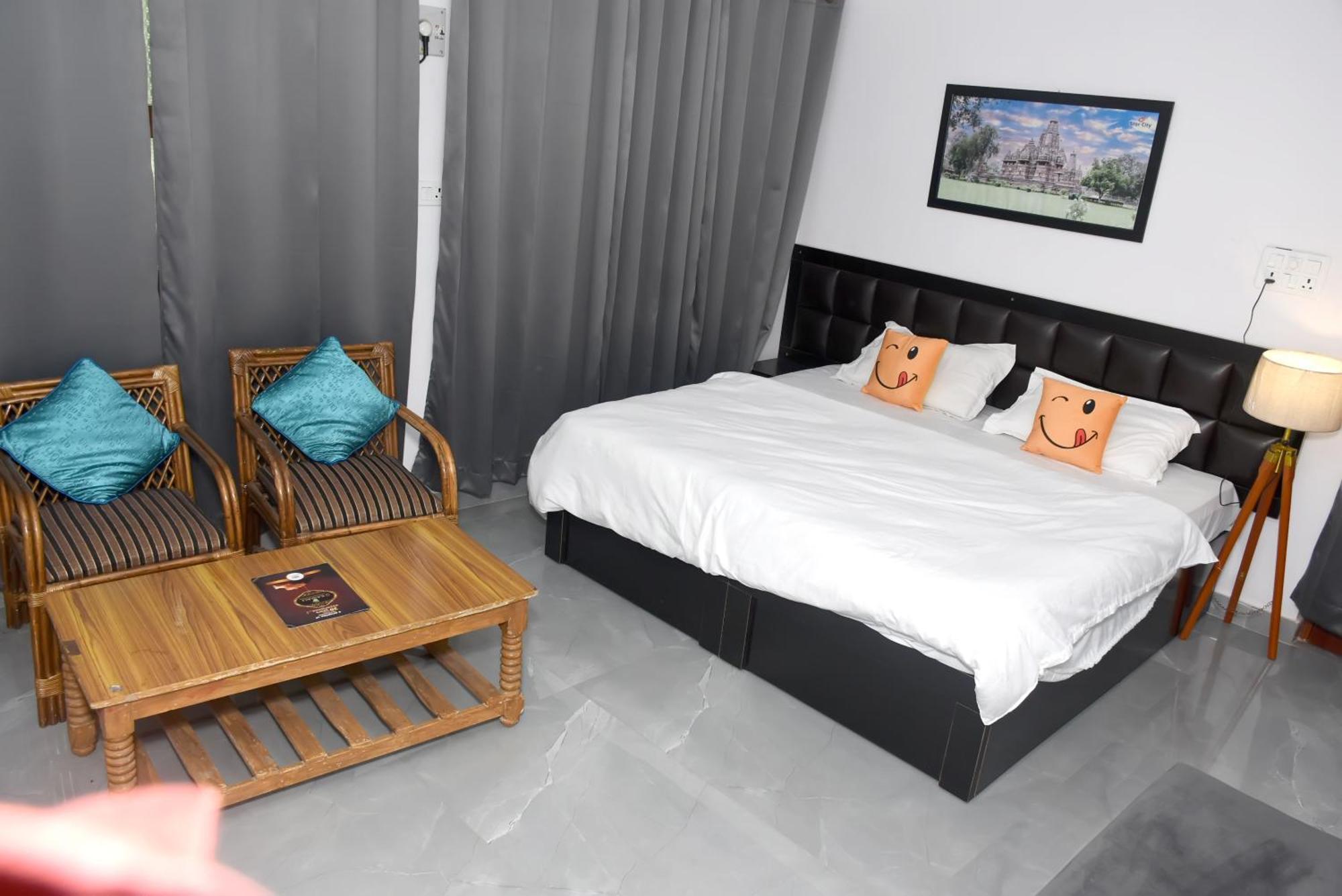 Khajuraho Glory Homestay Exterior photo