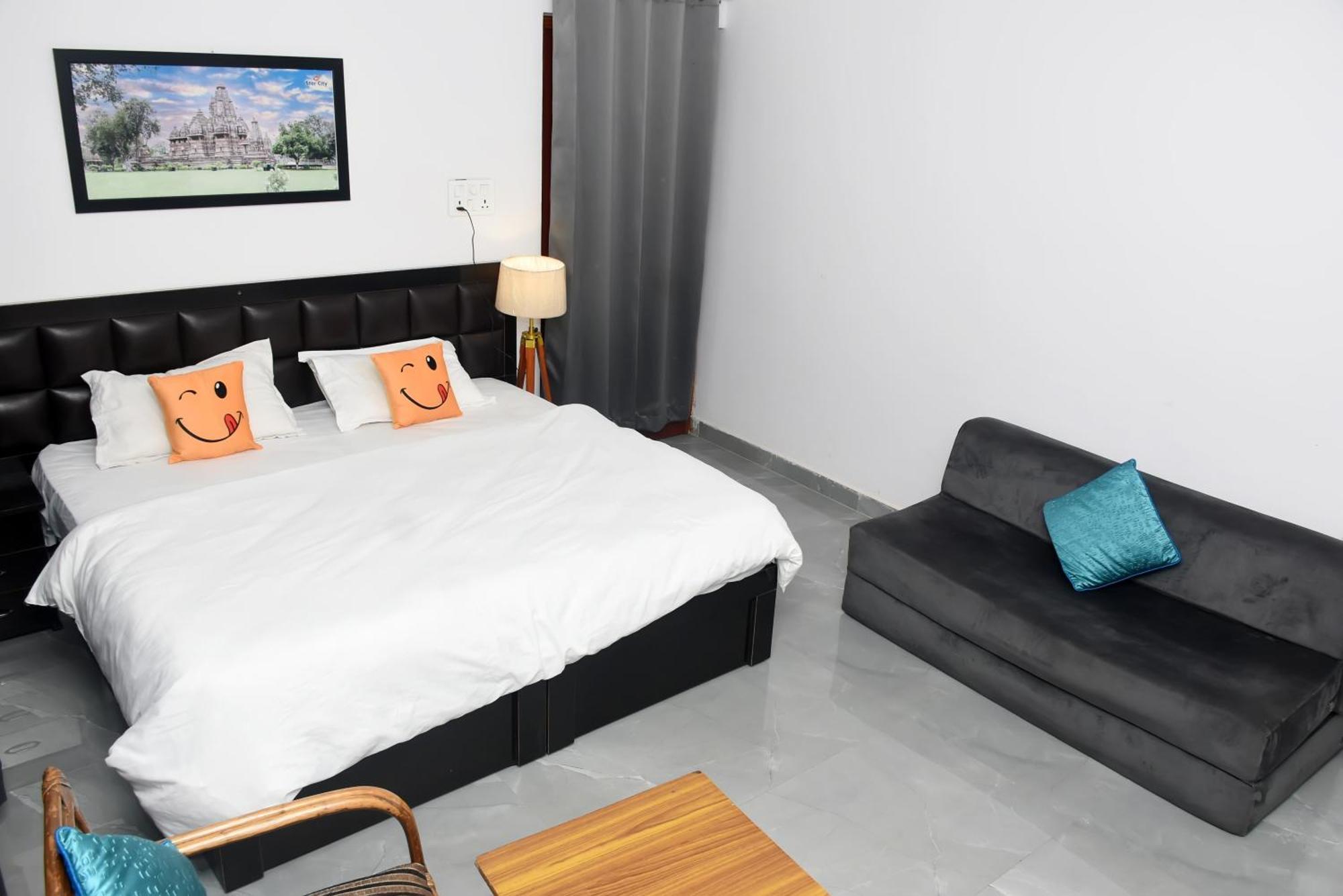Khajuraho Glory Homestay Exterior photo