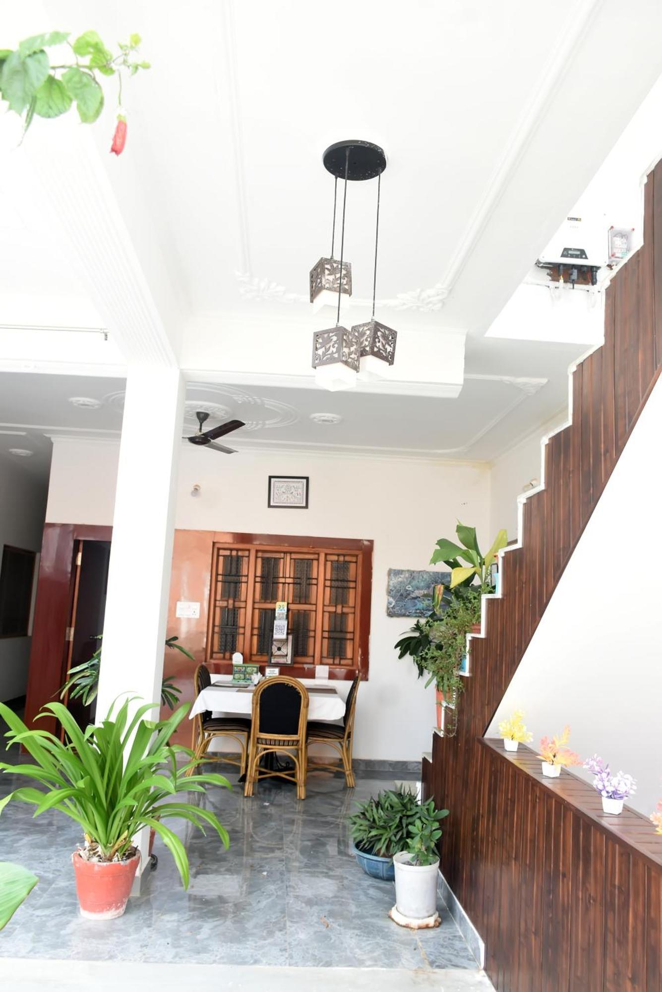 Khajuraho Glory Homestay Exterior photo