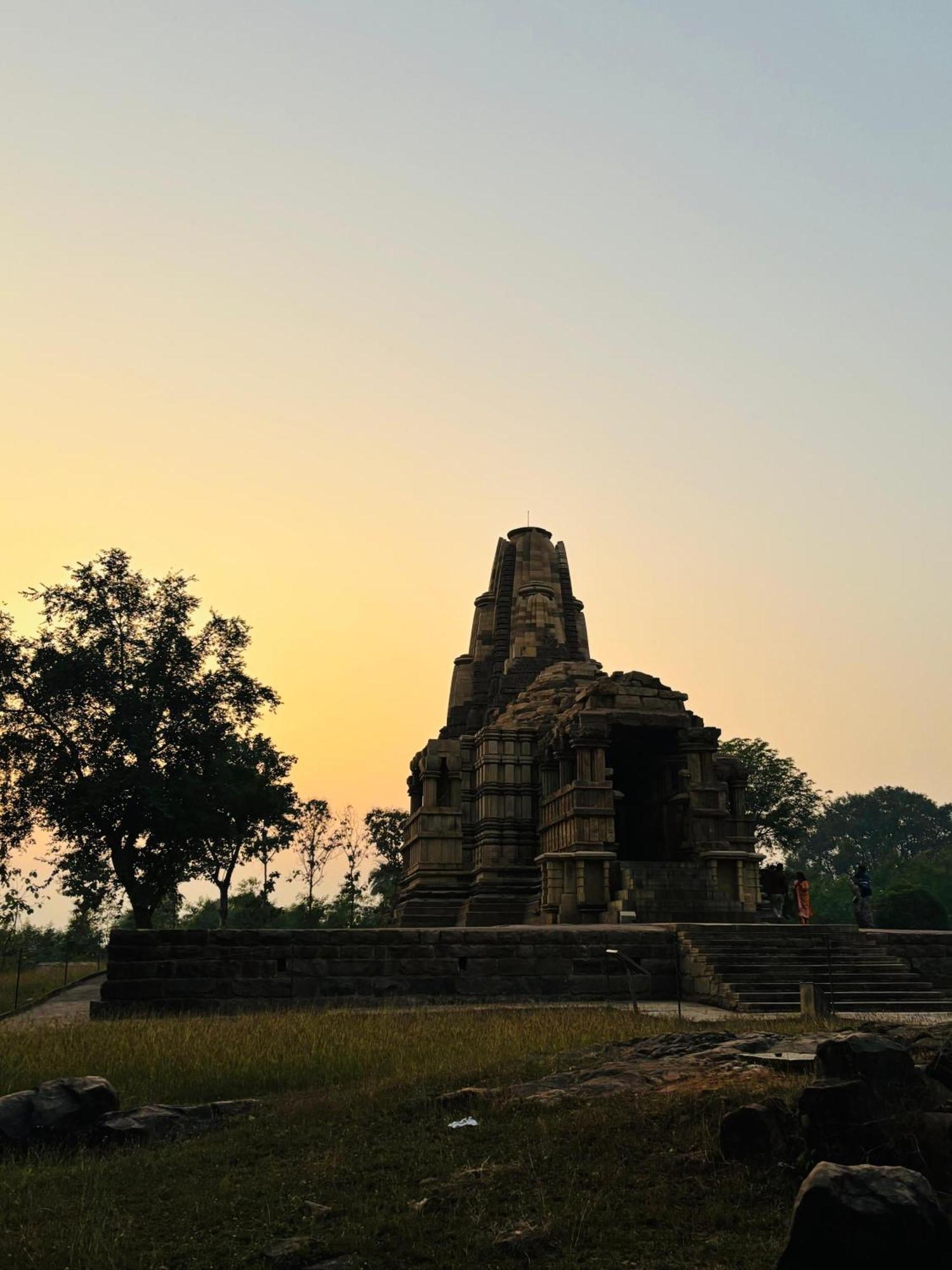 Khajuraho Glory Homestay Exterior photo
