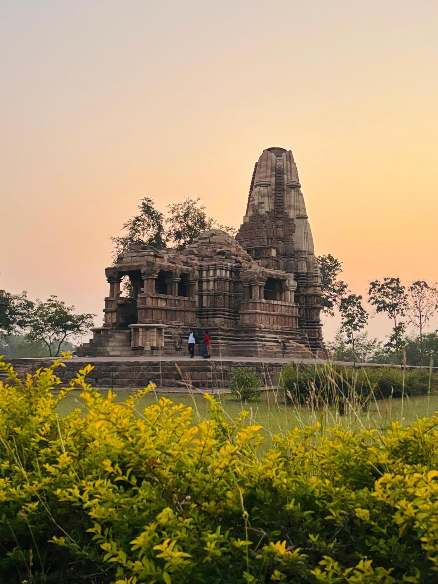 Khajuraho Glory Homestay Exterior photo